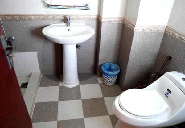 deluxe_family_bed_washroom